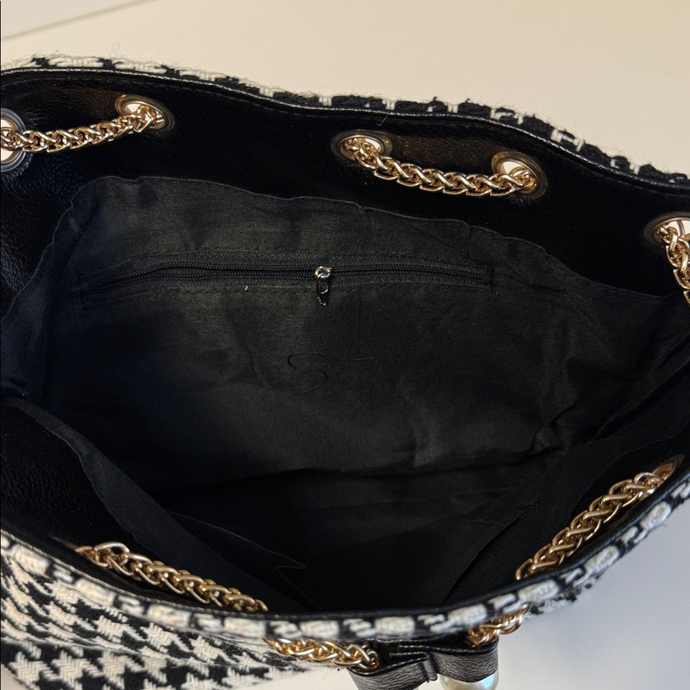Black and White fabric handbag with gold chain - Picture 5 of 12